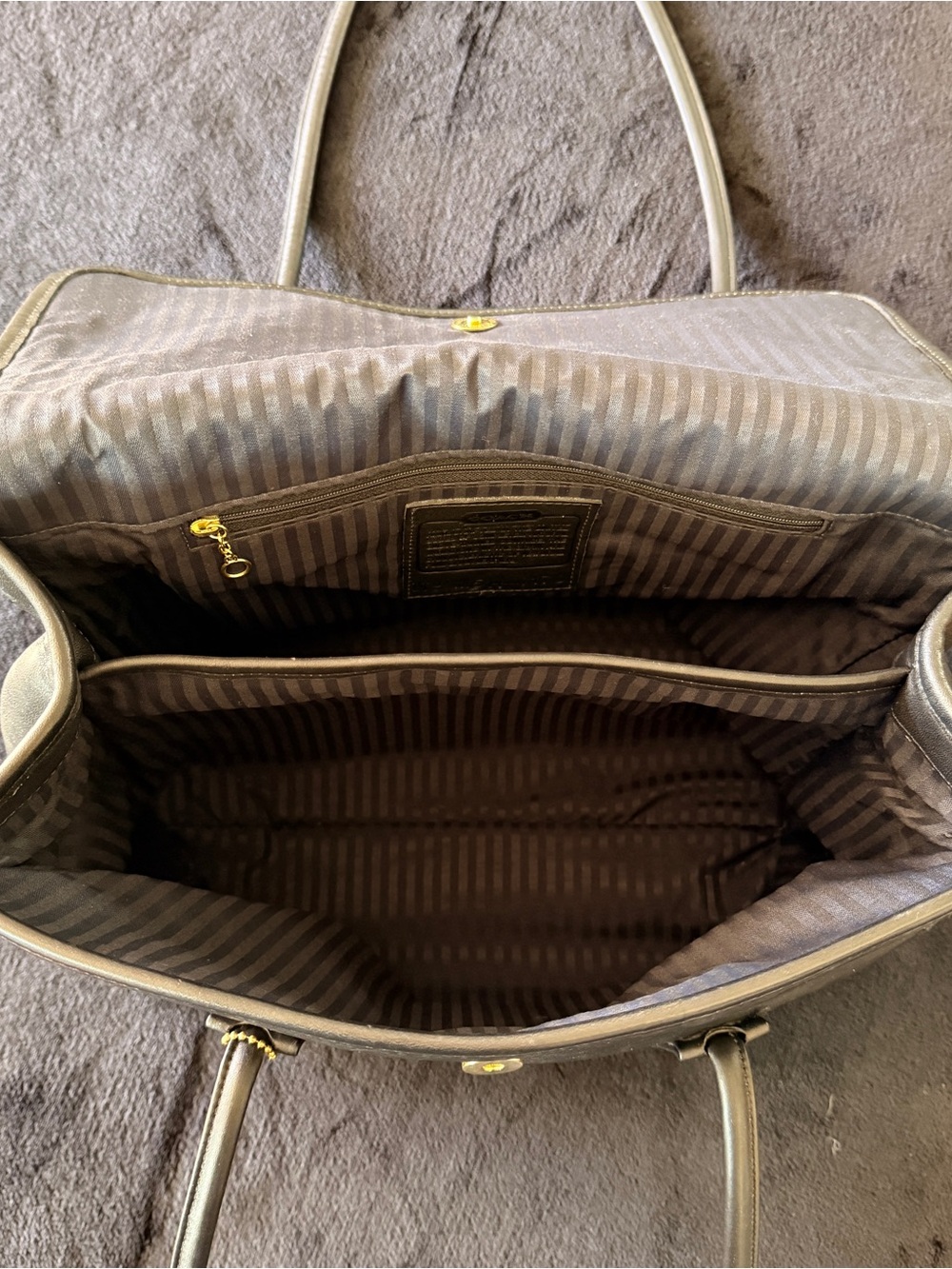 Coach 1995 Vintage Black Leather Flap Shopper Tote - Picture 4 of 11